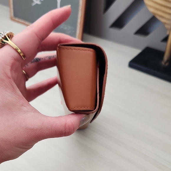 Fossil Women's Tortoise Shell Sunglasses - Picture 8 of 12